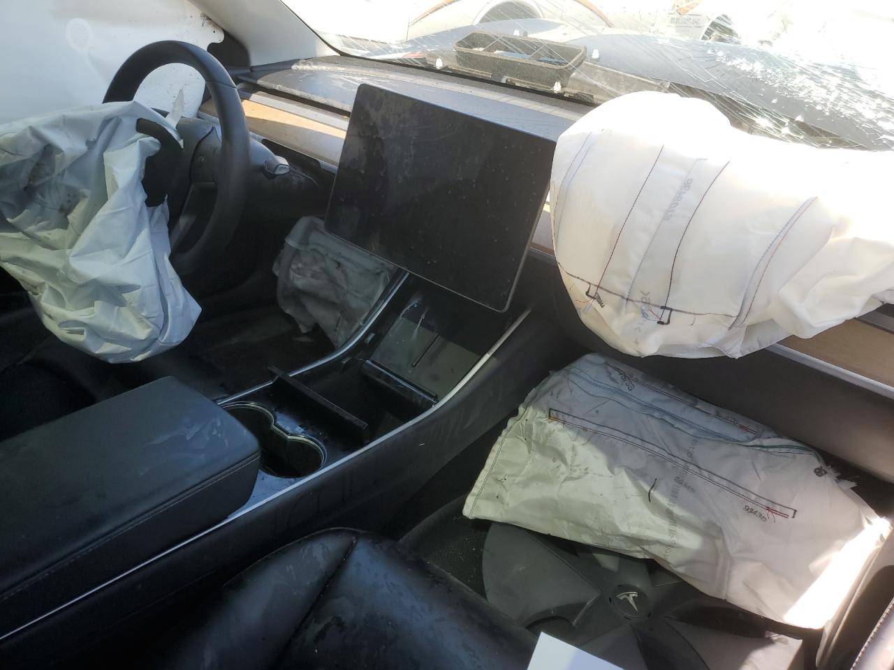 5YJ3E1EA1LF644215 TESLA MODEL 3 2020