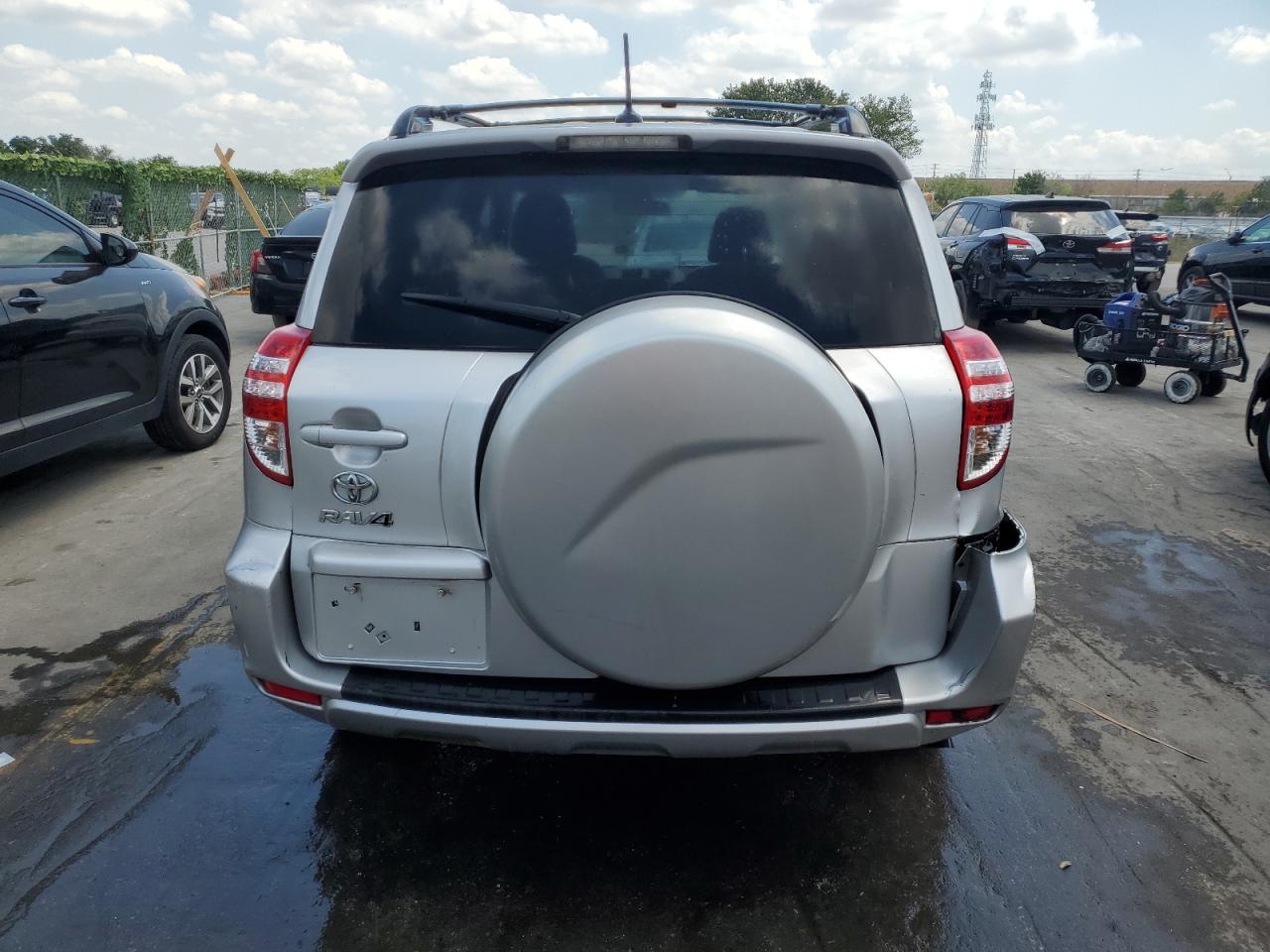 2T3ZF4DV6BW068983 2011 Toyota Rav4