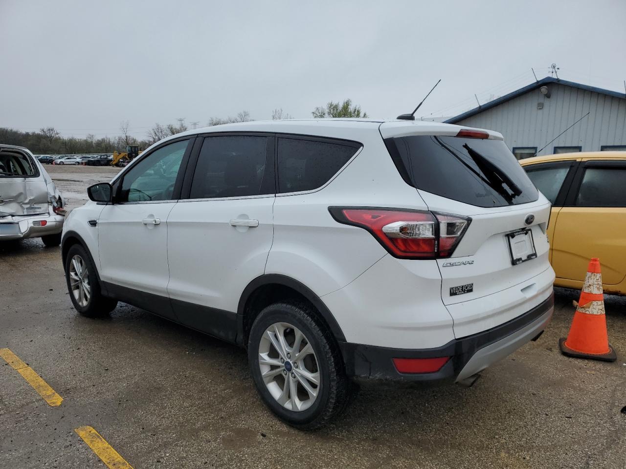 1FMCU0GD9HUB15481 FORD ESCAPE 2017