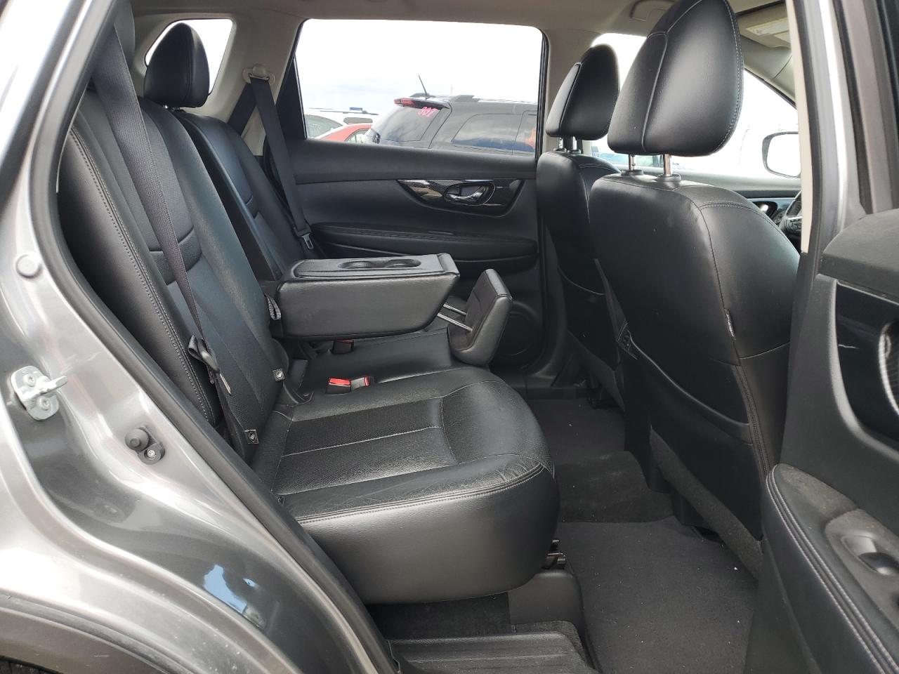 JN8AT2MV6HW013670 NISSAN ROGUE 2017
