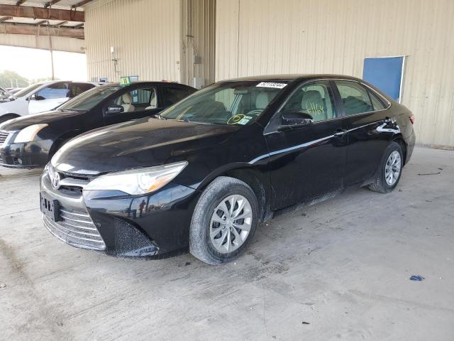 Lot #2489622298 2017 TOYOTA CAMRY LE salvage car
