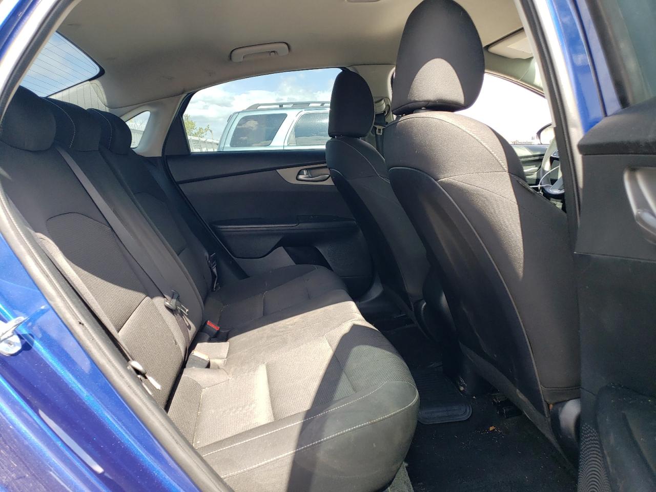 3KPF24AD1KE038392 2019 Kia Forte Fe