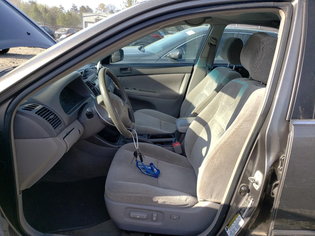 4T1BE32K34U880874 2004 Toyota Camry Le