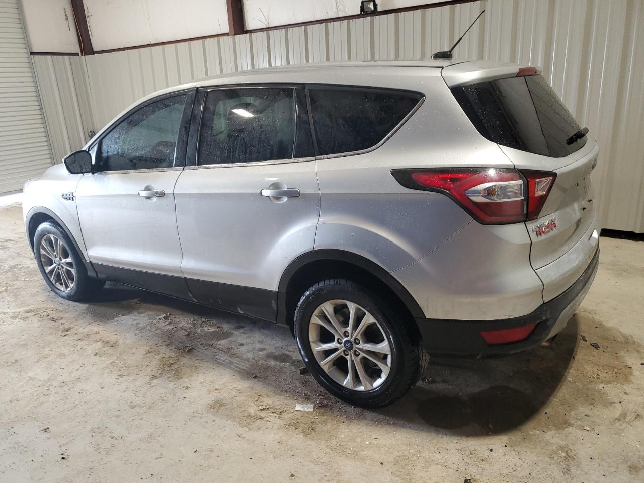 VIN: 1FMCU0GD5HUA31996 2017 FORD ESCAPE