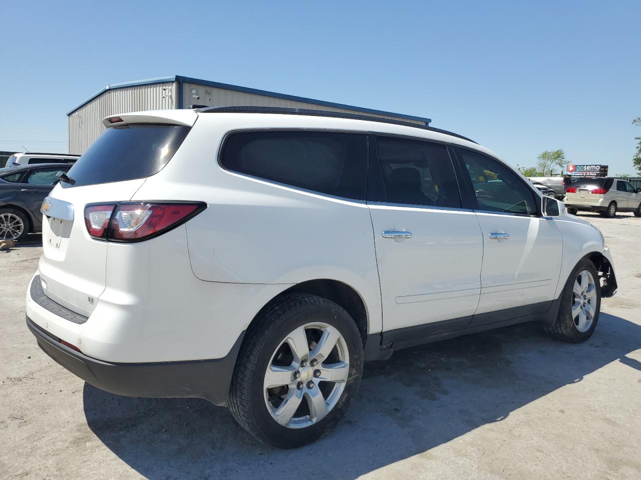 1GNKRGKD1HJ304815 2017 Chevrolet Traverse Lt