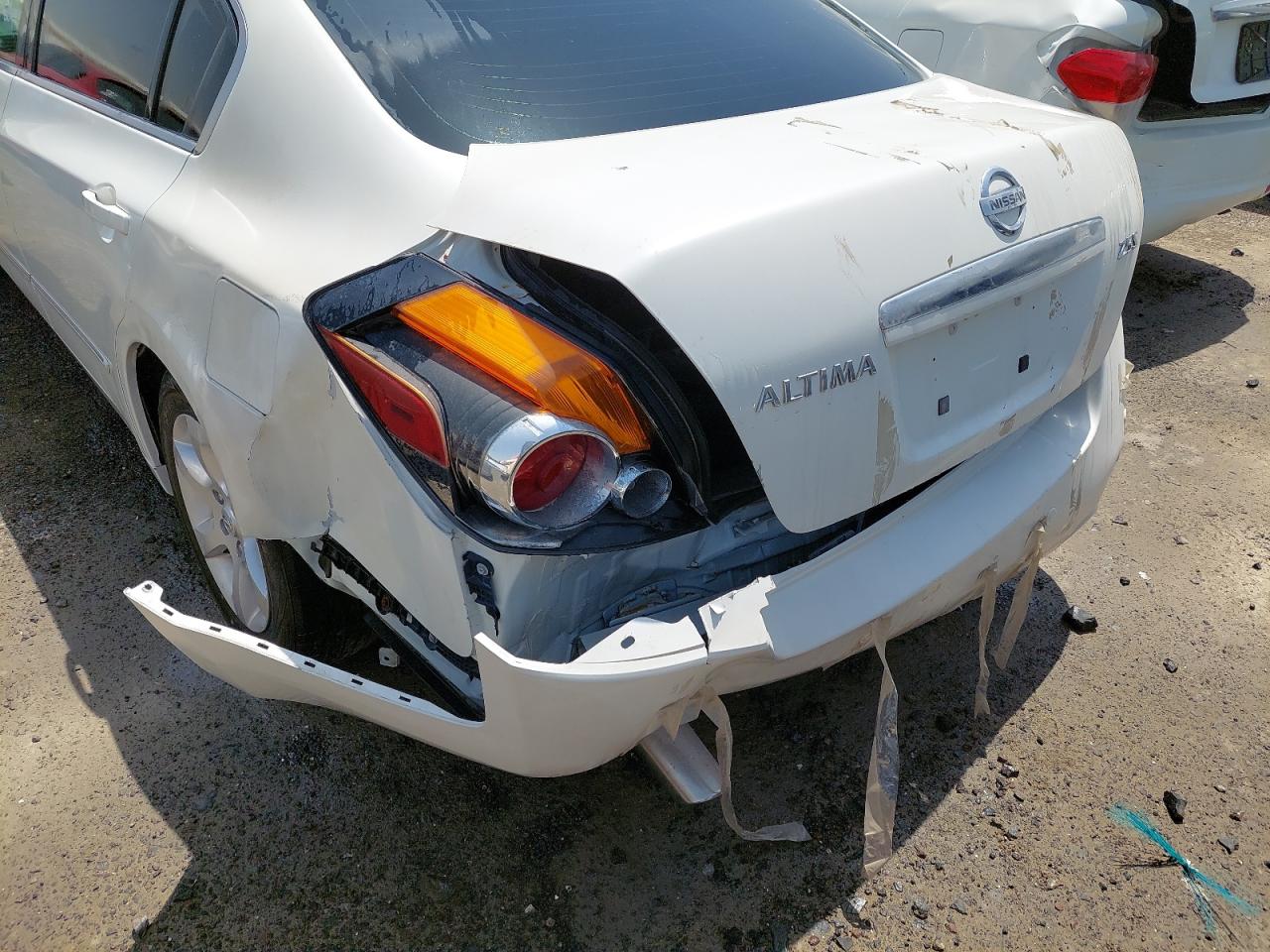 1N4AL21D48C235039 Auction: COPART UAE Lot: 52361704 Location: DUBAI INDUSTRIAL CITY - DUBAI 1N4AL21D48C235039 NISSAN ALTIMA 2008 WHITE Photo 9
