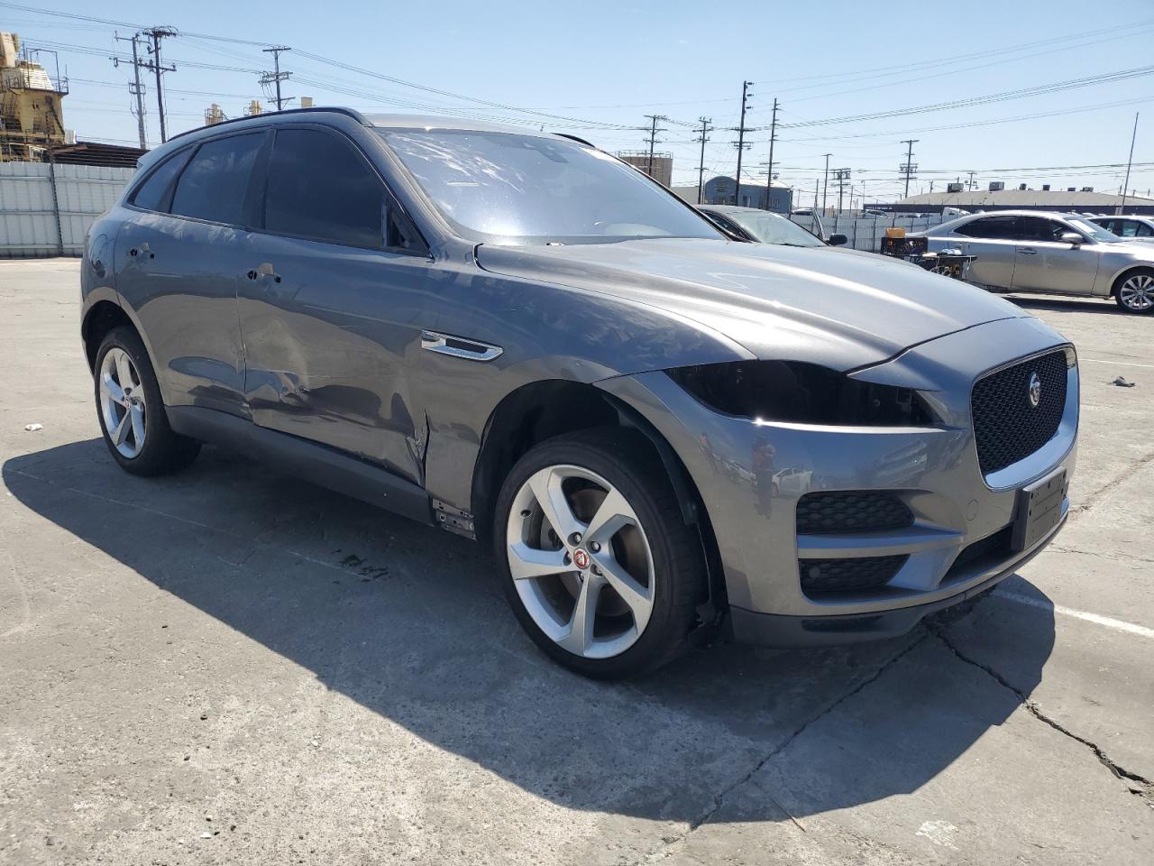SADCJ2BV6HA099190 2017 Jaguar F-Pace Premium