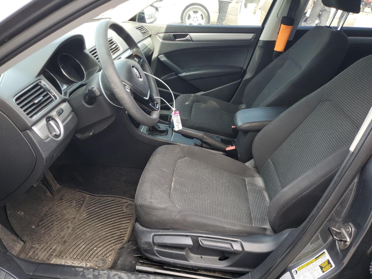 1VWAT7A35HC084501 2017 Volkswagen Passat S