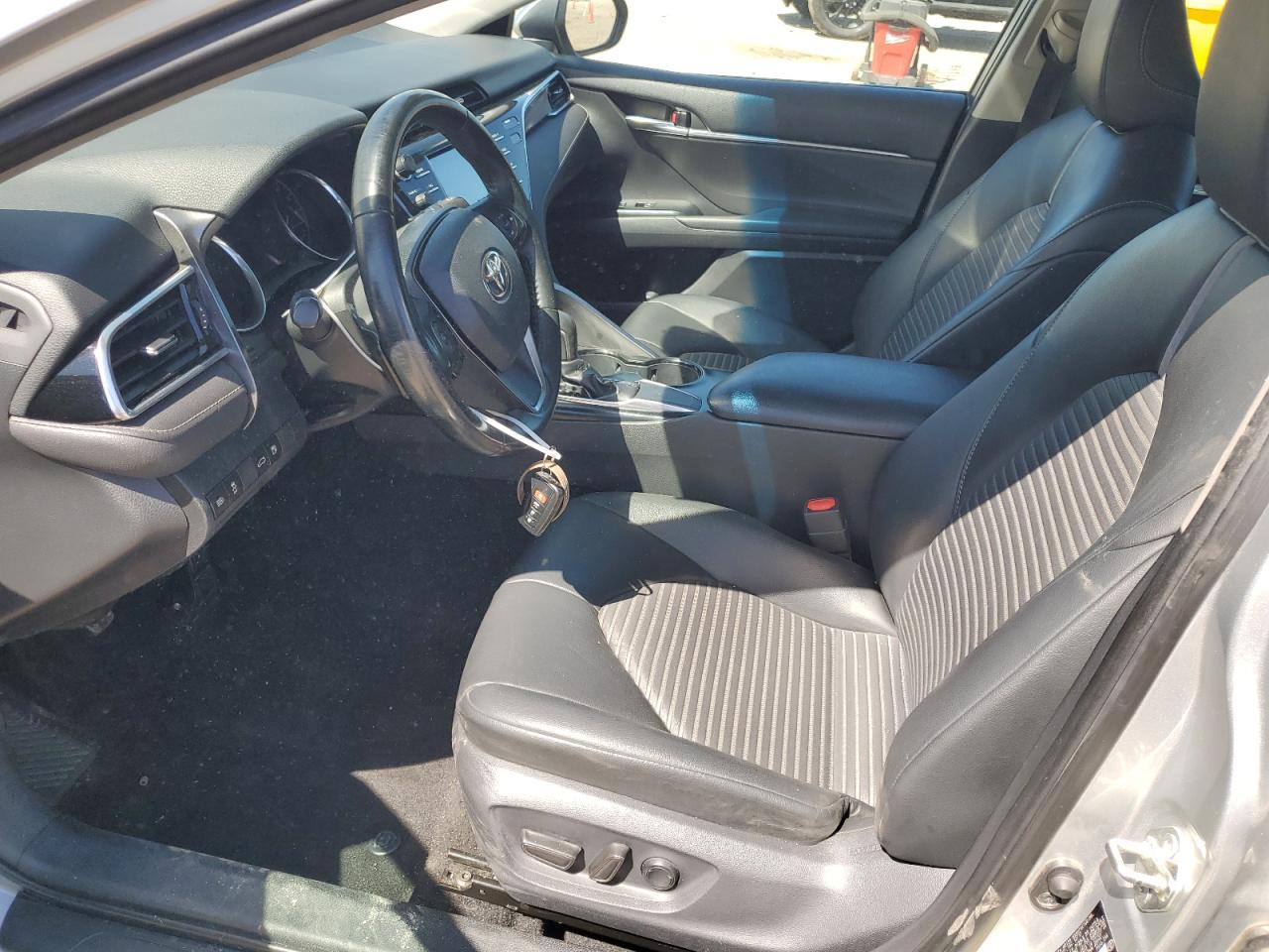 4T1B11HK7JU534085 TOYOTA CAMRY 2018