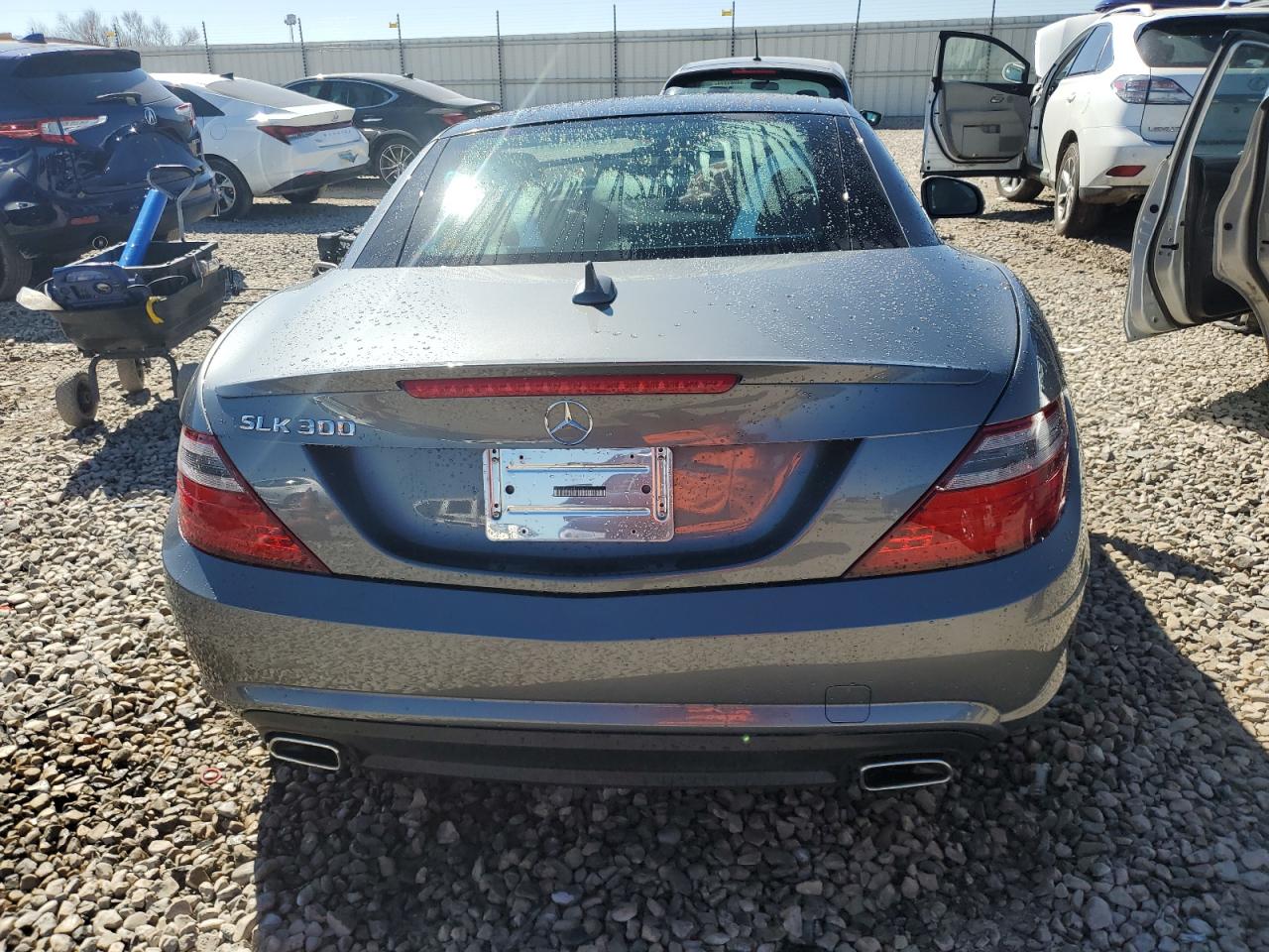 2016 Mercedes-Benz Slk 300 vin: WDDPK3JA9GF120071