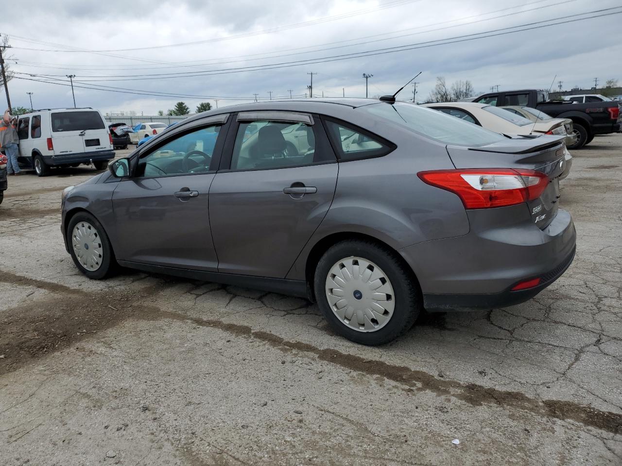 1FAHP3F27CL153198 2012 Ford Focus Se