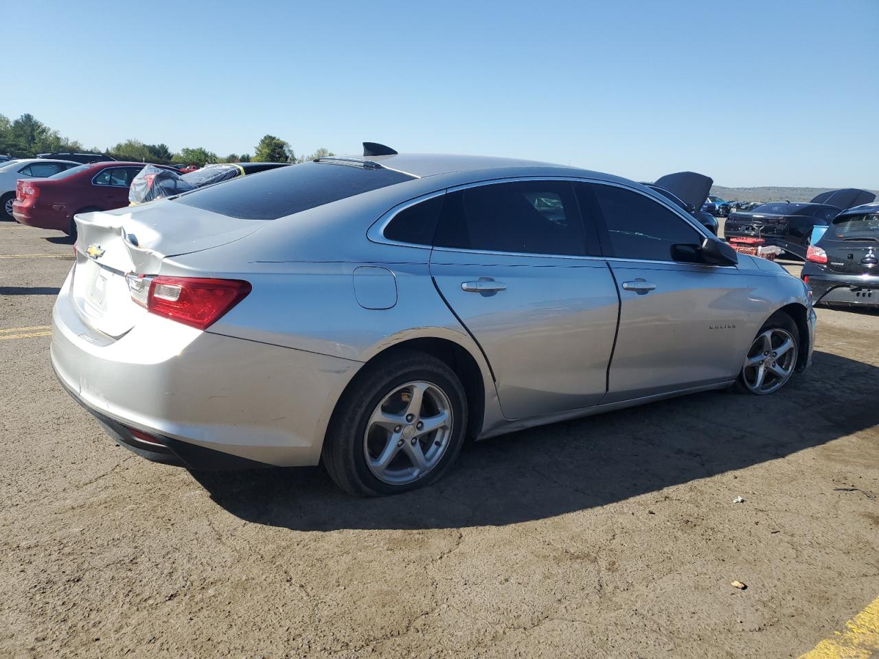 2018 Chevrolet Malibu Ls vin: 1G1ZB5ST0JF230571