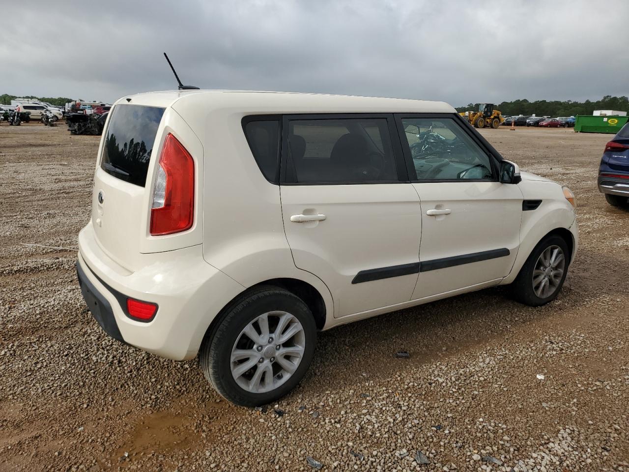 KNDJT2A61D7775866 2013 Kia Soul +