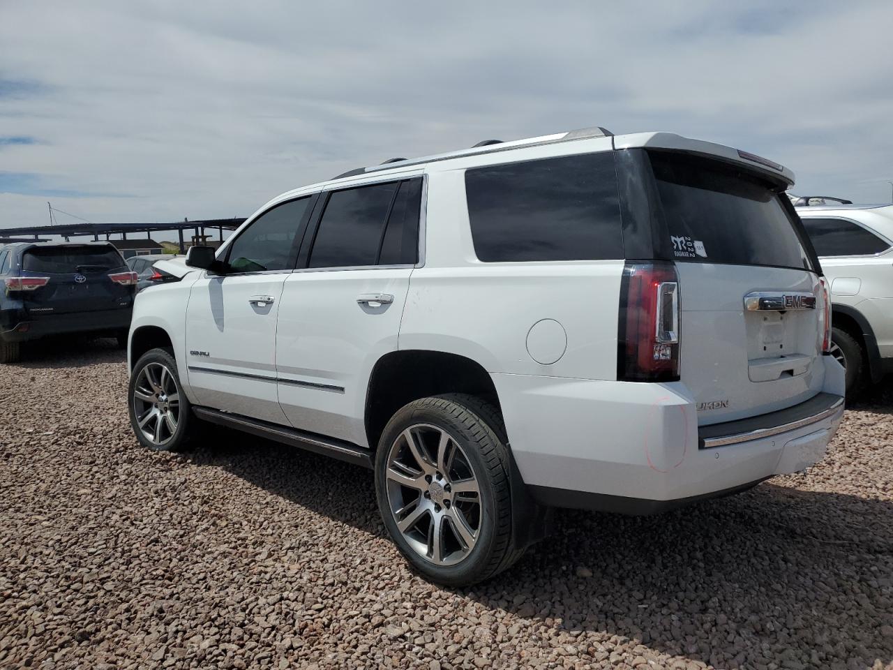 1GKS2CKJ0JR135619 2018 GMC Yukon Denali