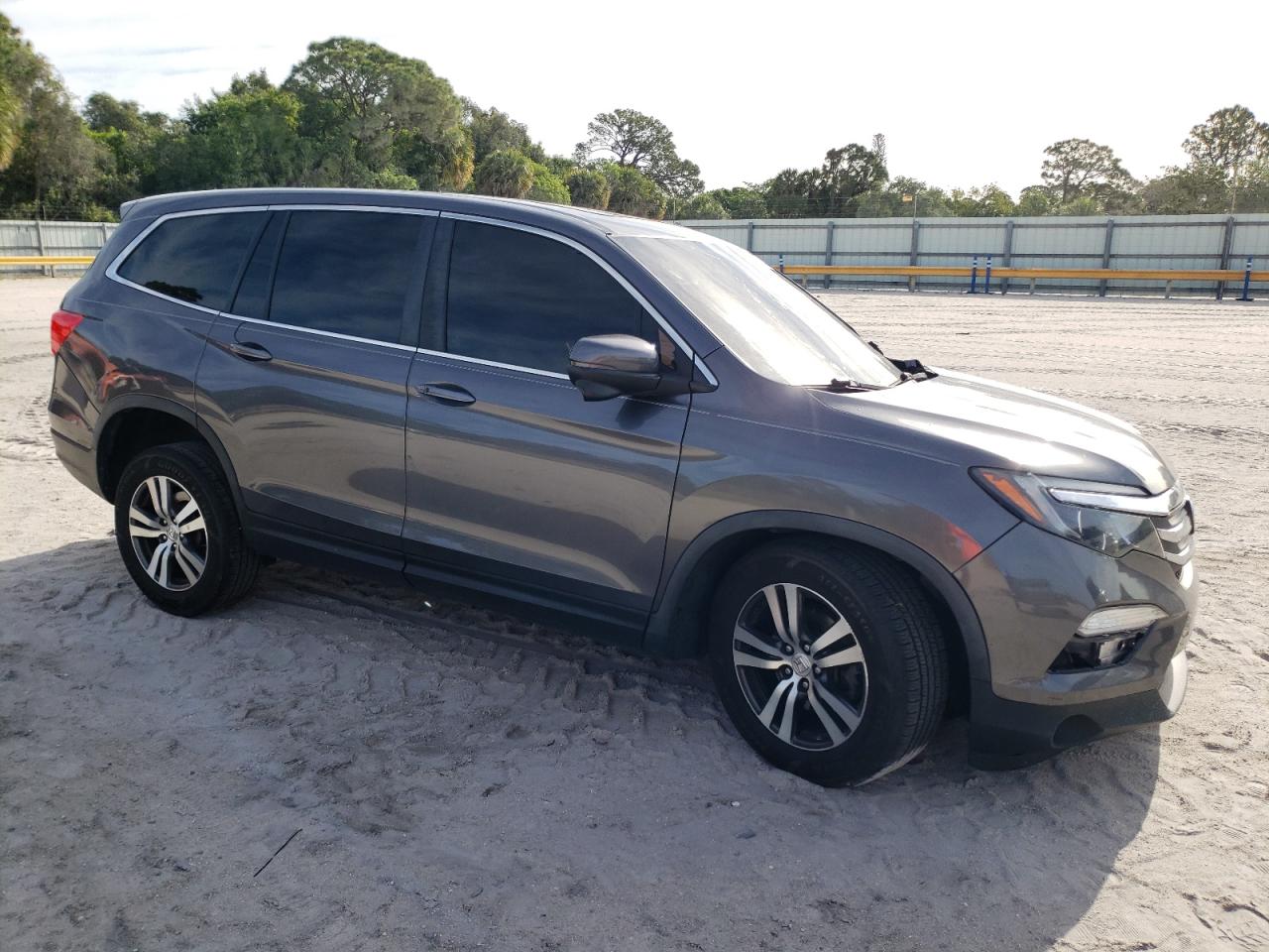 5FNYF5H52JB010935 HONDA PILOT 2018