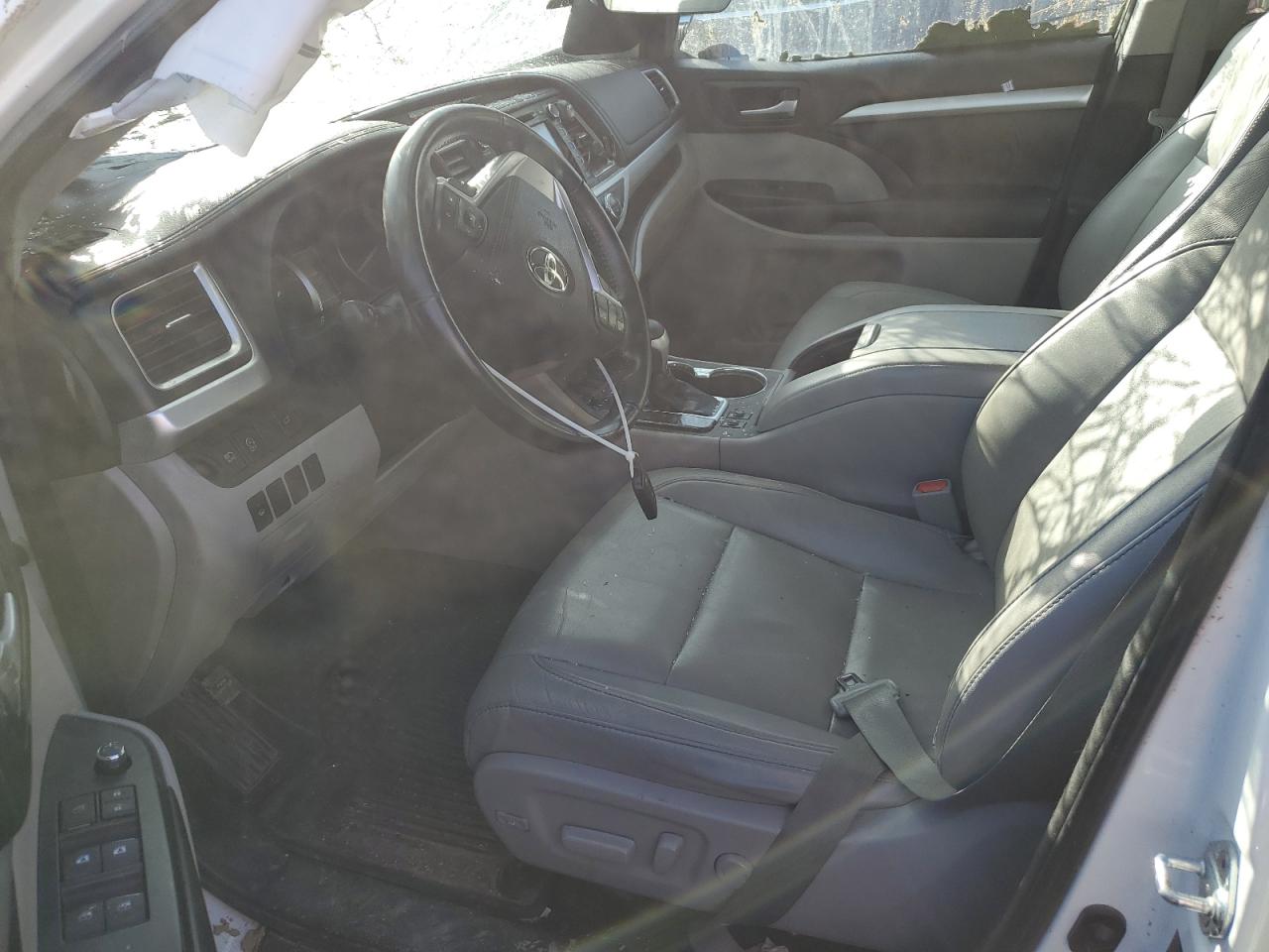 5TDJZRFH1JS816998 2018 Toyota Highlander Se