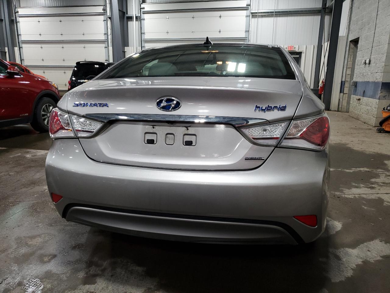 2013 Hyundai Sonata Hybrid vin: KMHEC4A46DA050855