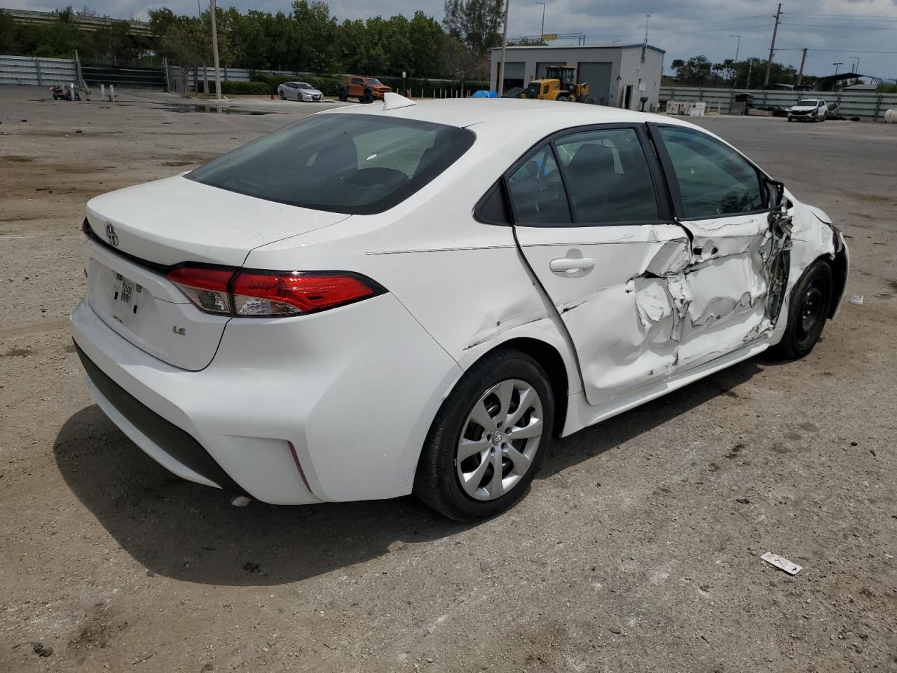 2020 Toyota Corolla Le vin: 5YFEPRAE6LP126308