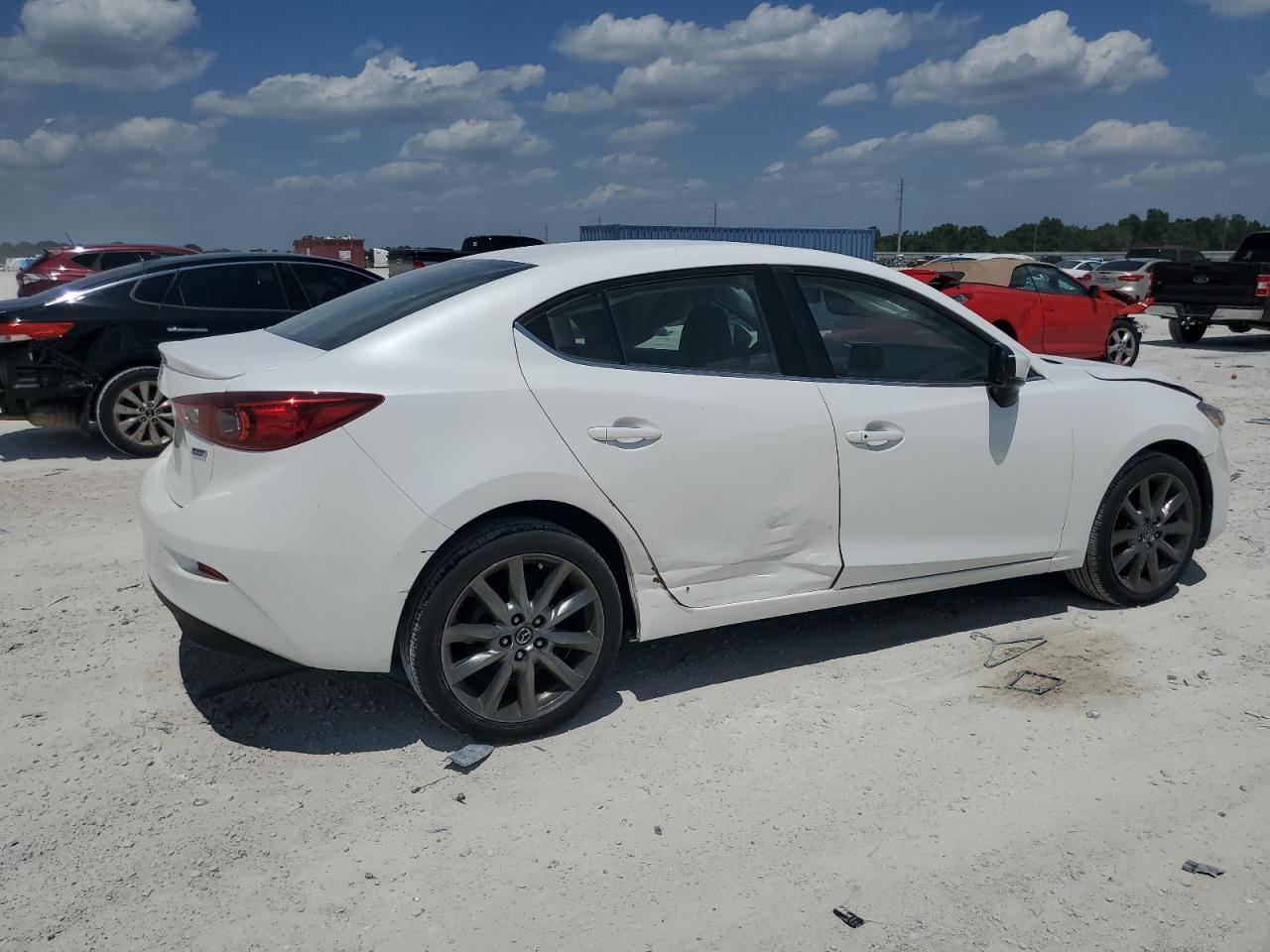 3MZBN1V31JM269039 2018 Mazda 3 Touring