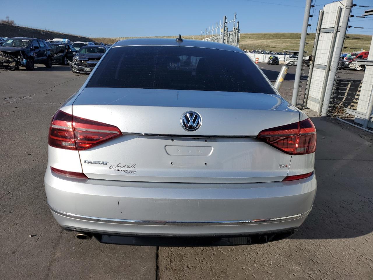 1VWDT7A39HC008583 2017 Volkswagen Passat R-Line