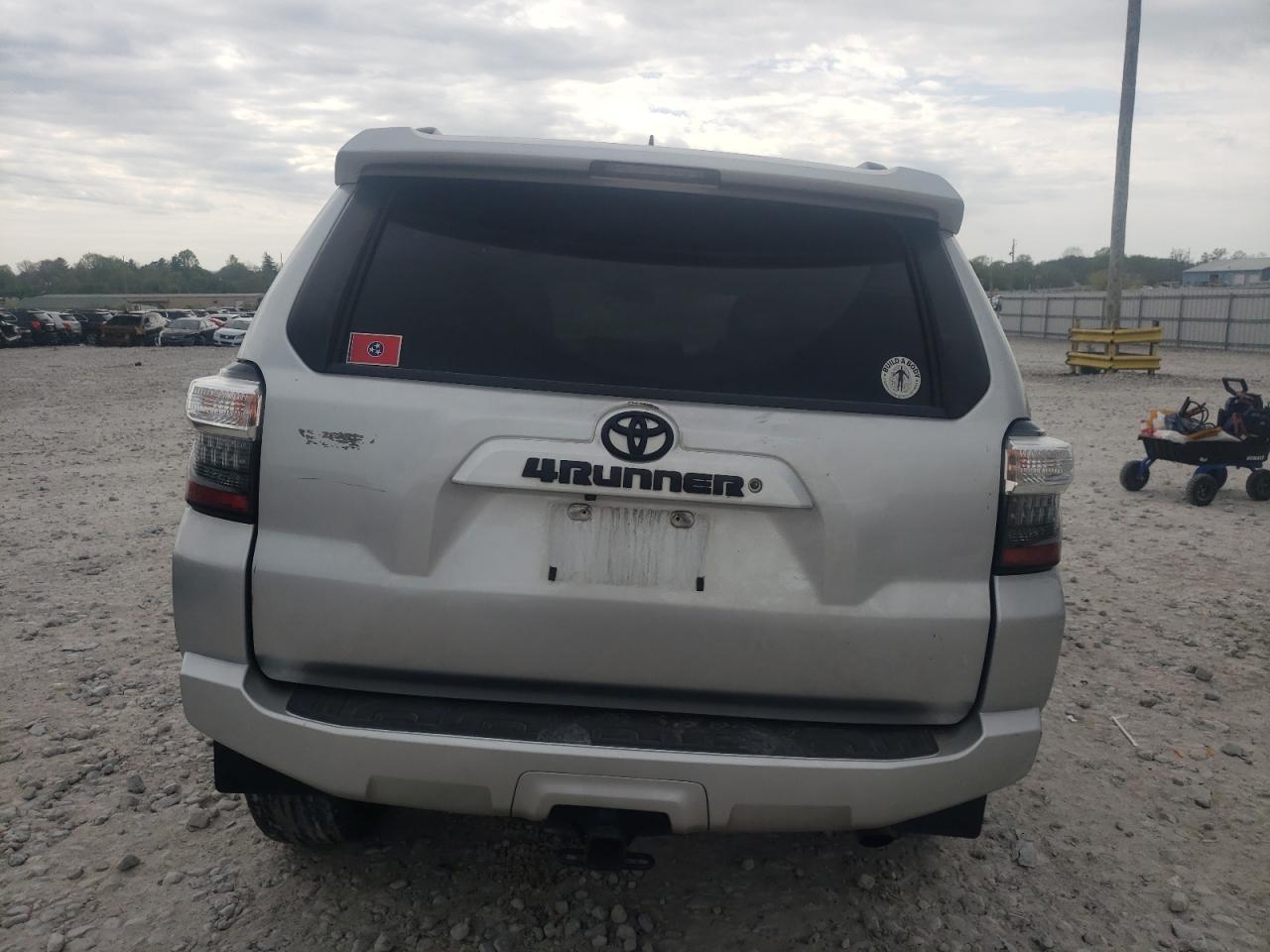 JTEBU5JR6K5660424 2019 Toyota 4Runner Sr5