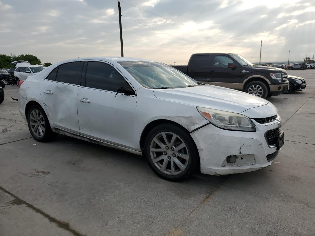 1G11D5SL2FF169903 2015 Chevrolet Malibu 2Lt