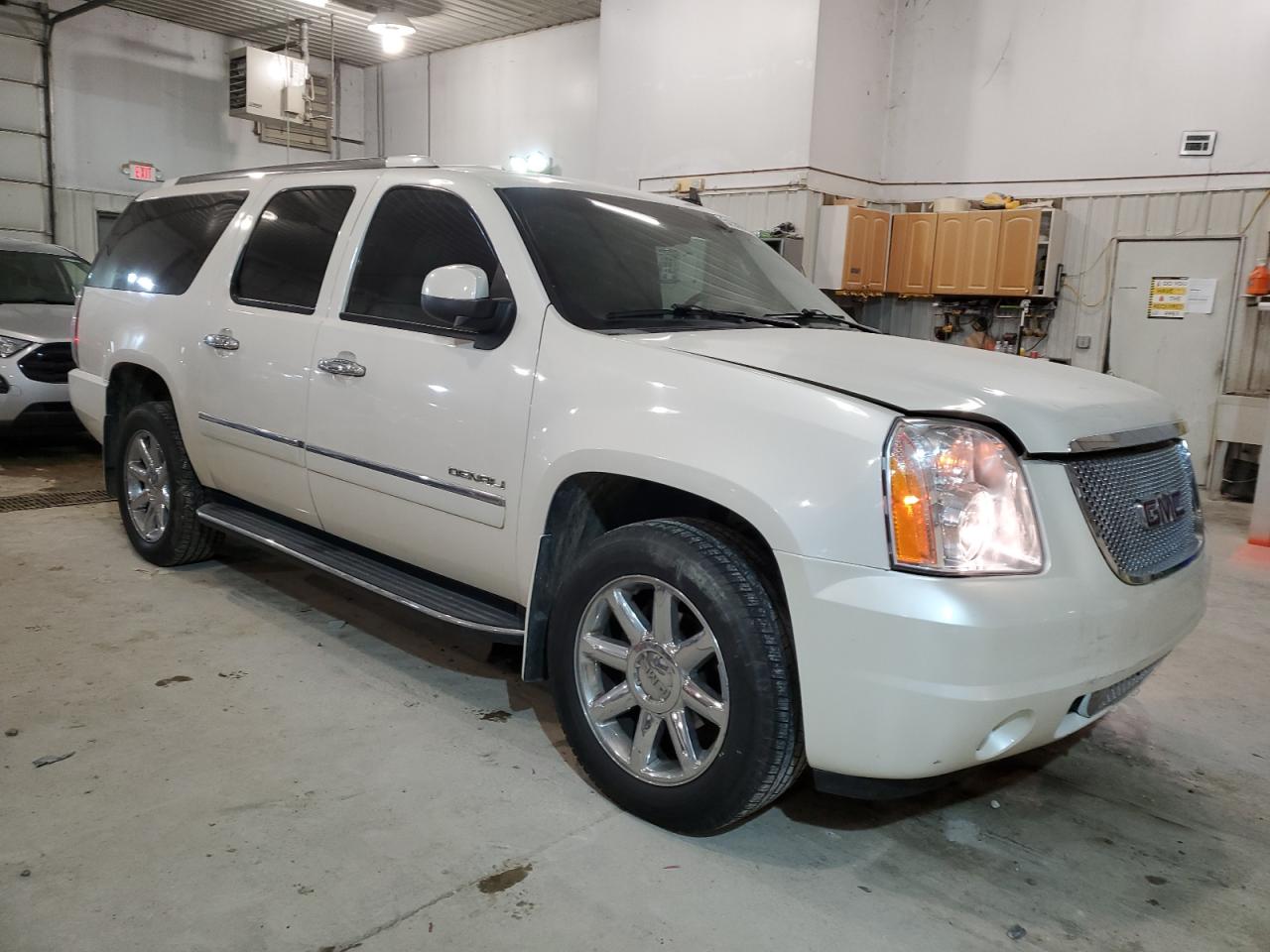 1GKS2MEF0CR107402 2012 GMC Yukon Xl Denali