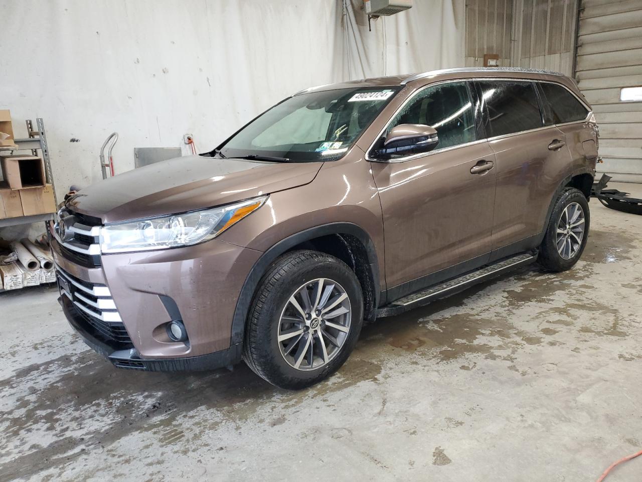 5TDJZRFHXKS989565 TOYOTA HIGHLANDER 2019