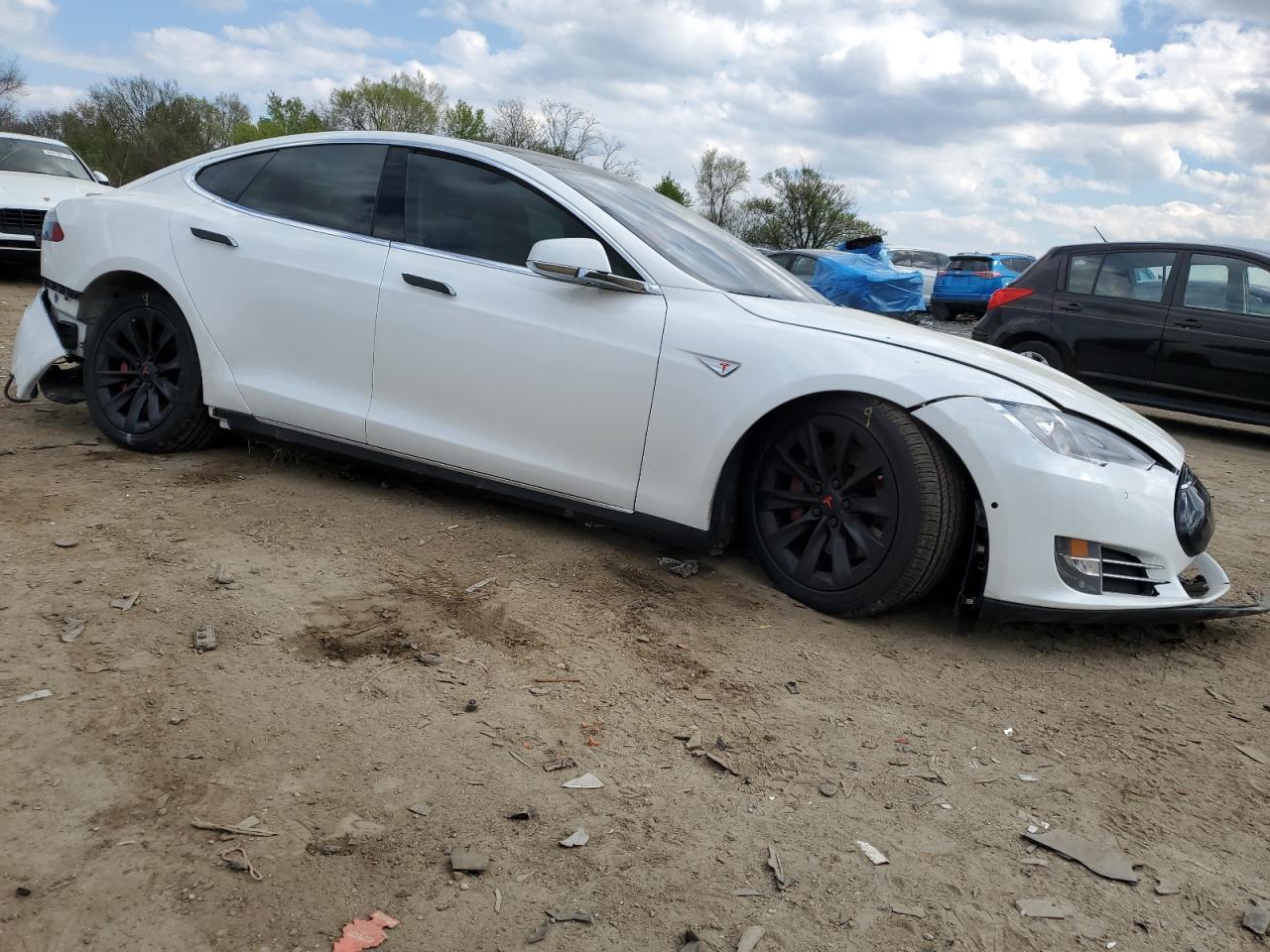 5YJSA1H29FFP74582 2015 Tesla Model S 85D