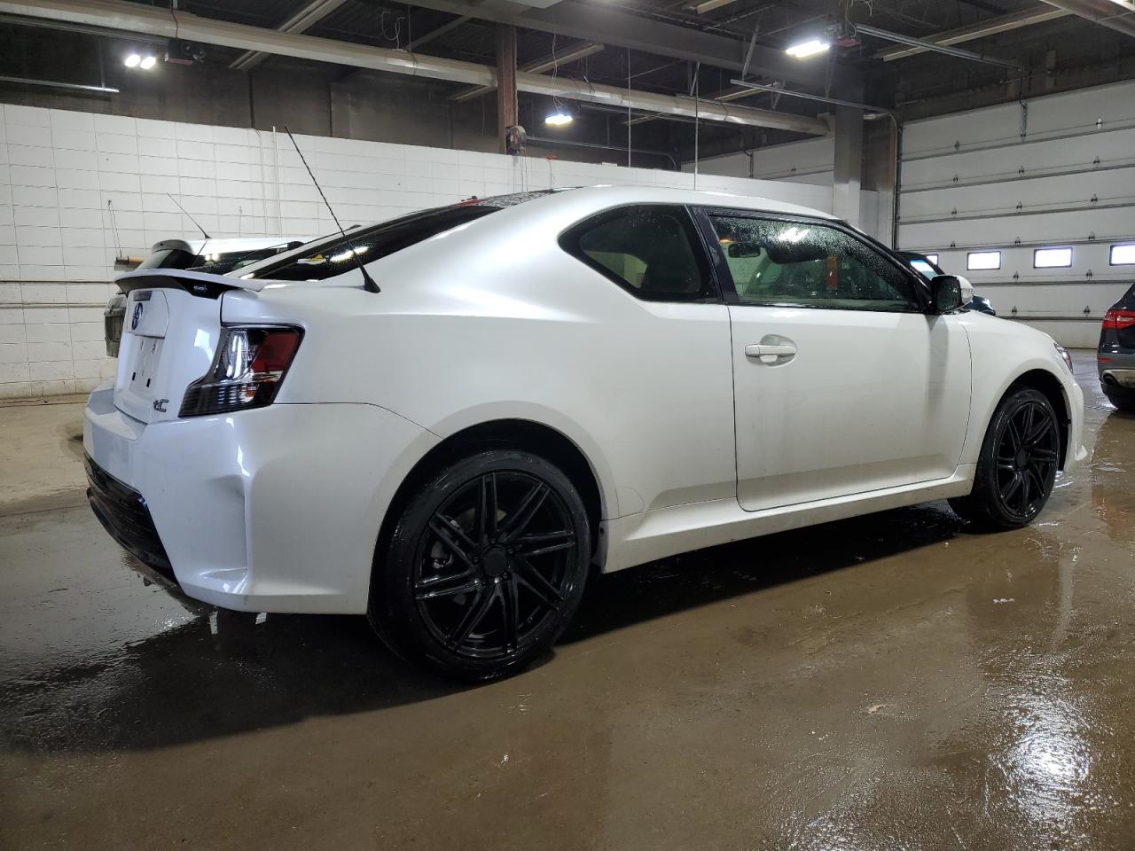 JTKJF5C78GJ017344 TOYOTA SCION 2016