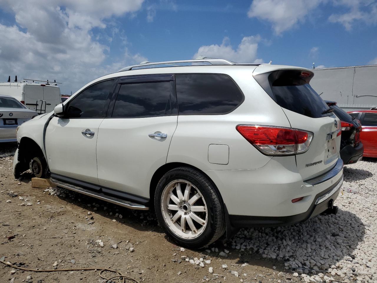 2015 Nissan Pathfinder S vin: 5N1AR2MN7FC700838