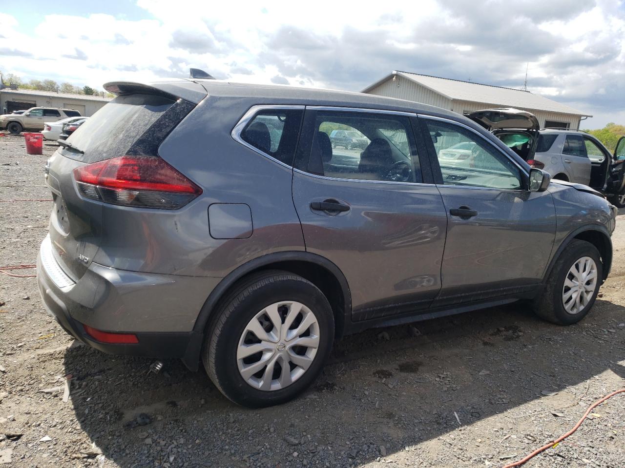 JN8AT2MV5JW330541 2018 Nissan Rogue S