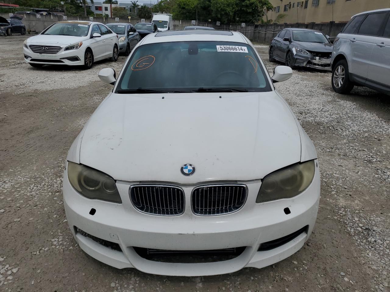 WBAUC9C53BVM09276 2011 BMW 135 I