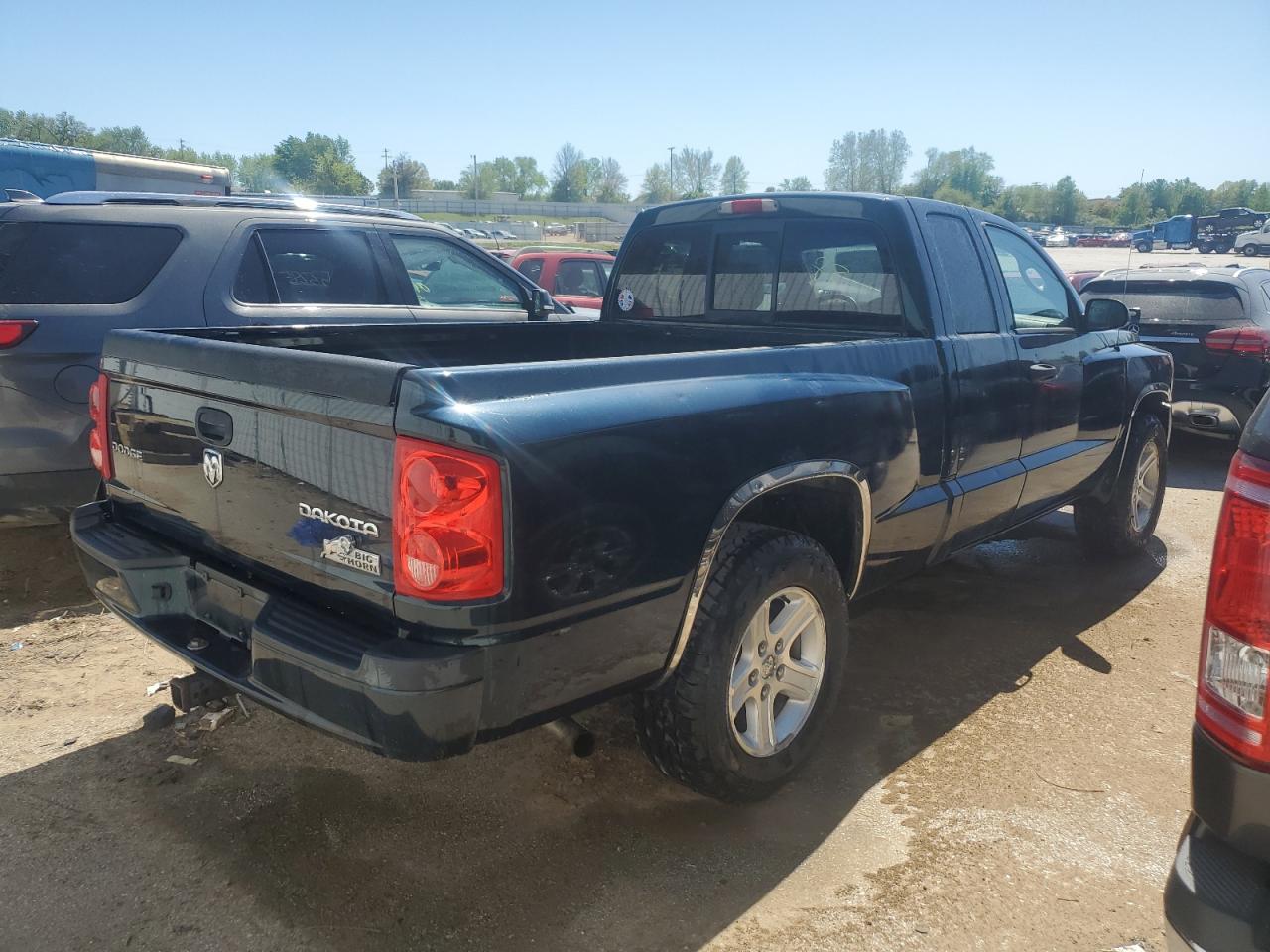 1D7RE3BK4BS672570 2011 Dodge Dakota Slt