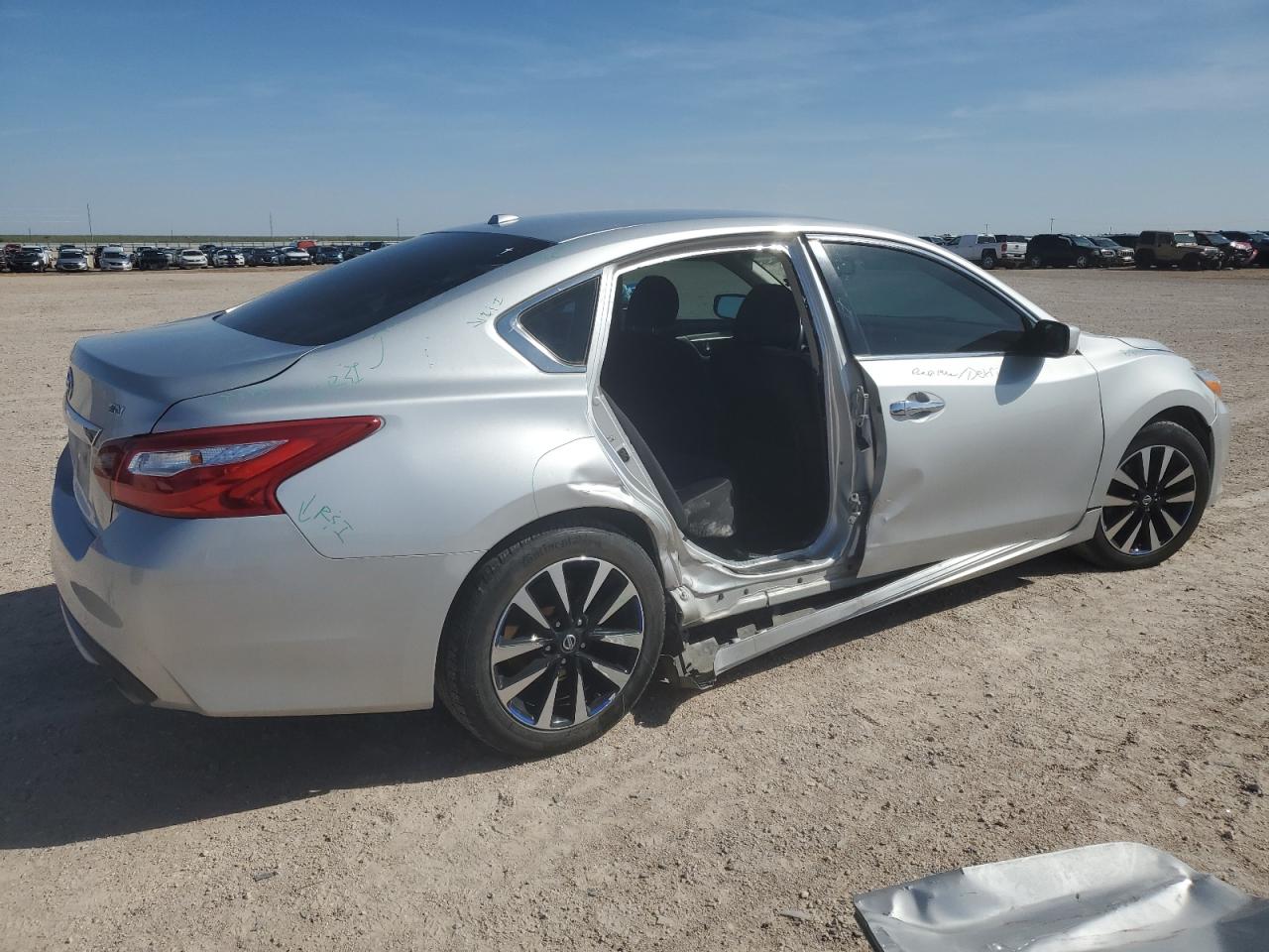 1N4AL3AP0JC256301 NISSAN ALTIMA 2018