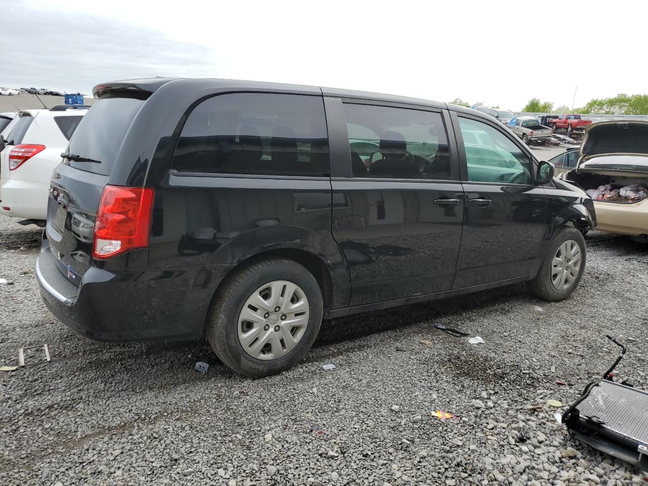 2C4RDGBG2JR308129 2018 Dodge Grand Caravan Se
