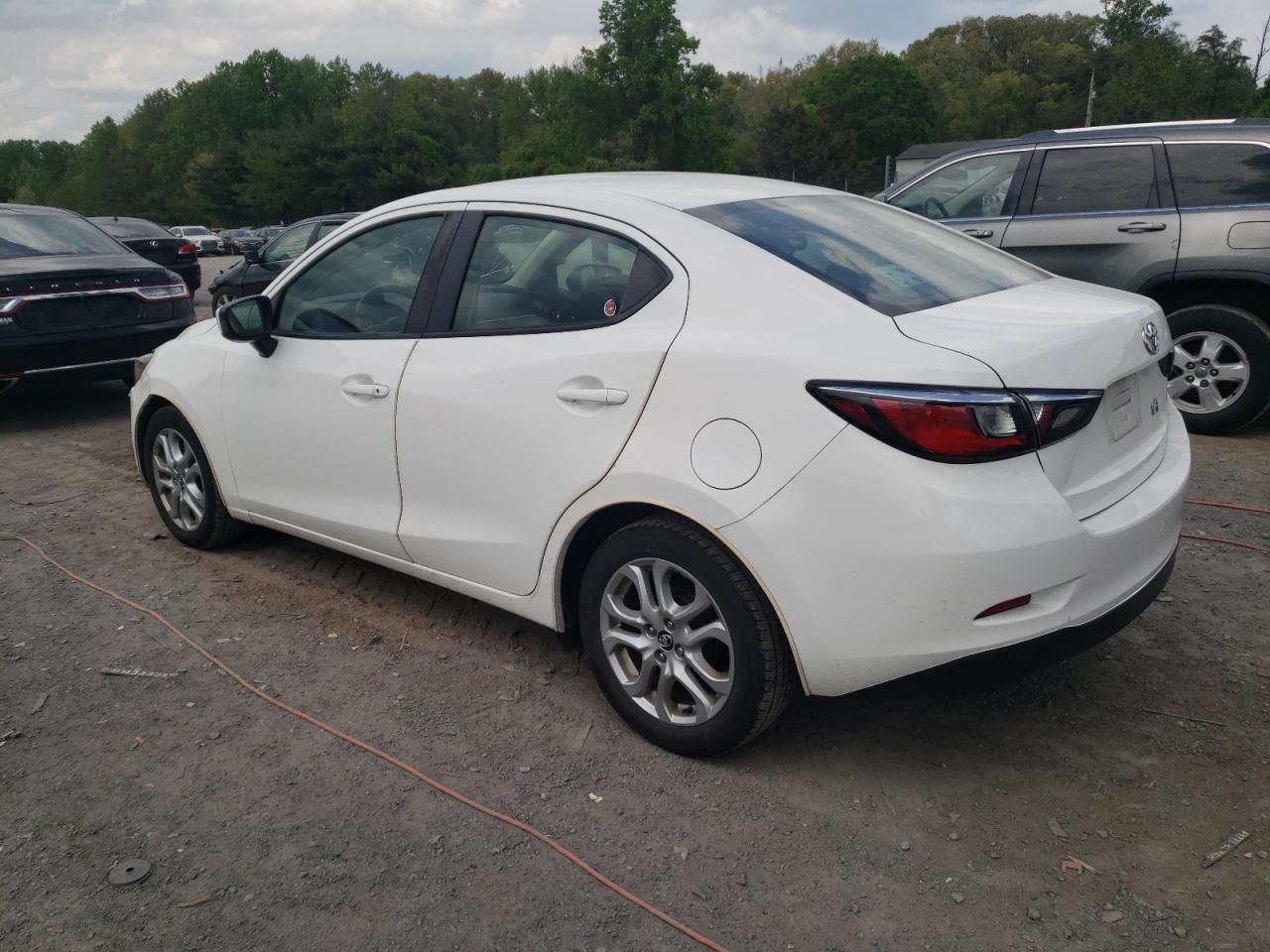 3MYDLBYV6HY173822 TOYOTA YARIS 2017