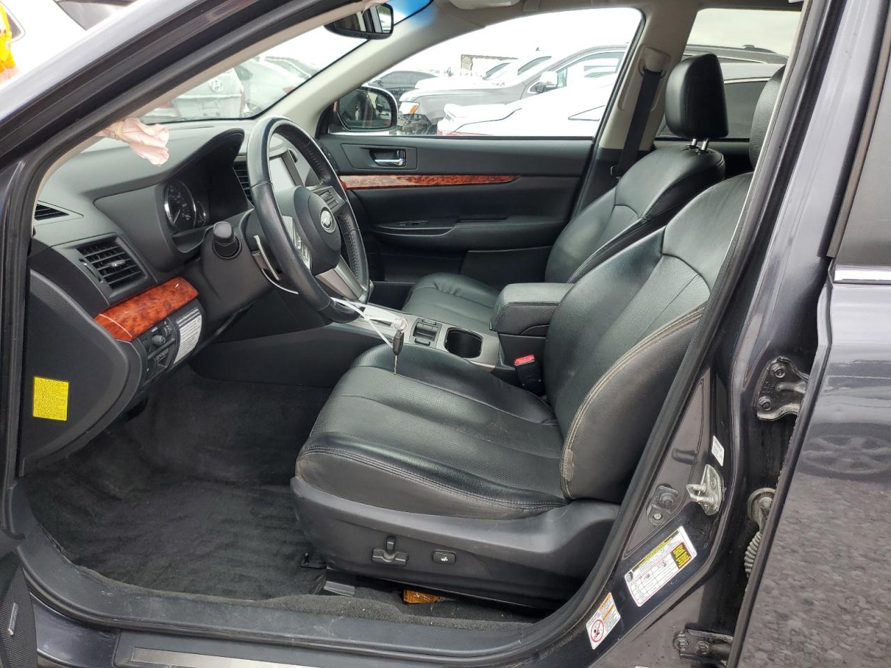 4S4BRDLC3B2437411 2011 Subaru Outback 3.6R Limited