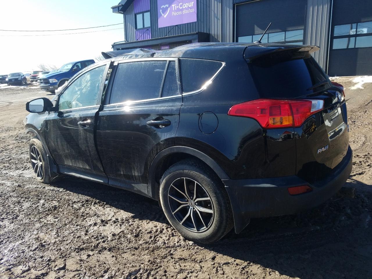 2T3BFREV9FW337304 2015 Toyota Rav4 Le