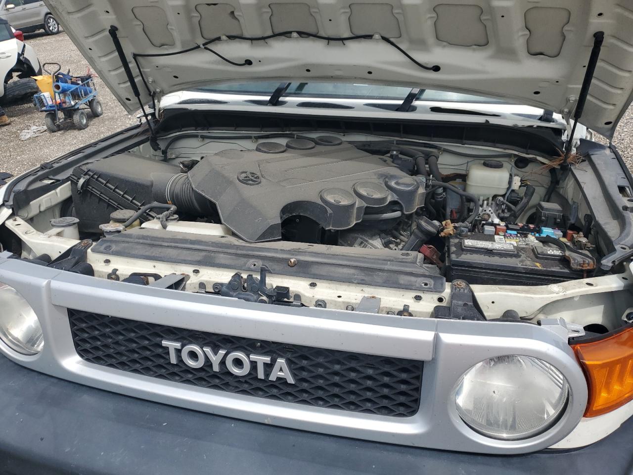 JTEBU4BF1AK085454 2010 Toyota Fj Cruiser