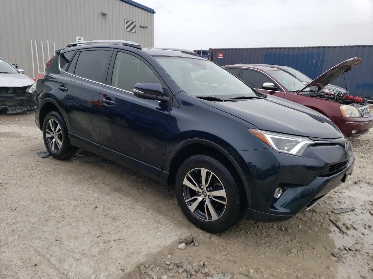 2017 Toyota Rav4 Xle vin: JTMRFREVXHJ121610