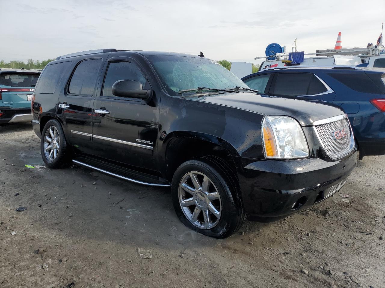 1GKS2EEF0CR128062 2012 GMC Yukon Denali