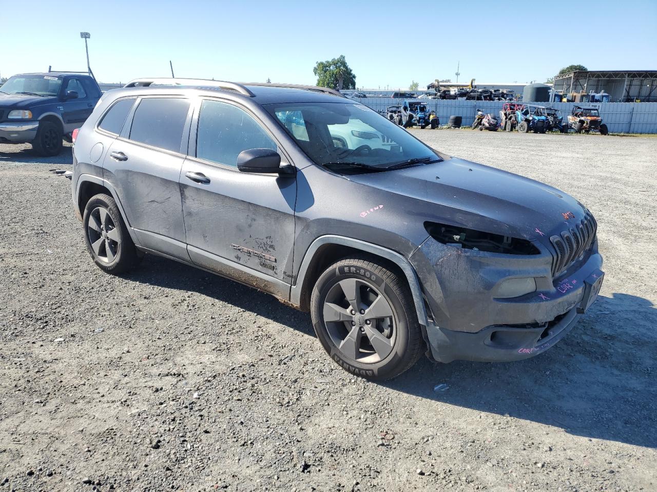 2017 Jeep Cherokee Latitude vin: 1C4PJMCS3HW520931