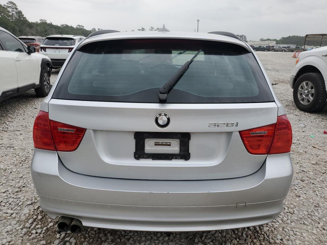 WBAUT9C55BA191686 2011 BMW 328 I