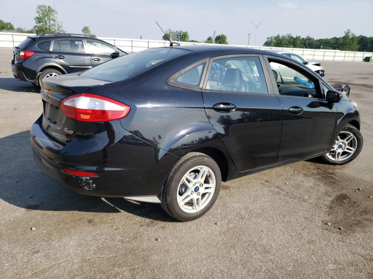 3FADP4BJ2HM102134 2017 Ford Fiesta Se