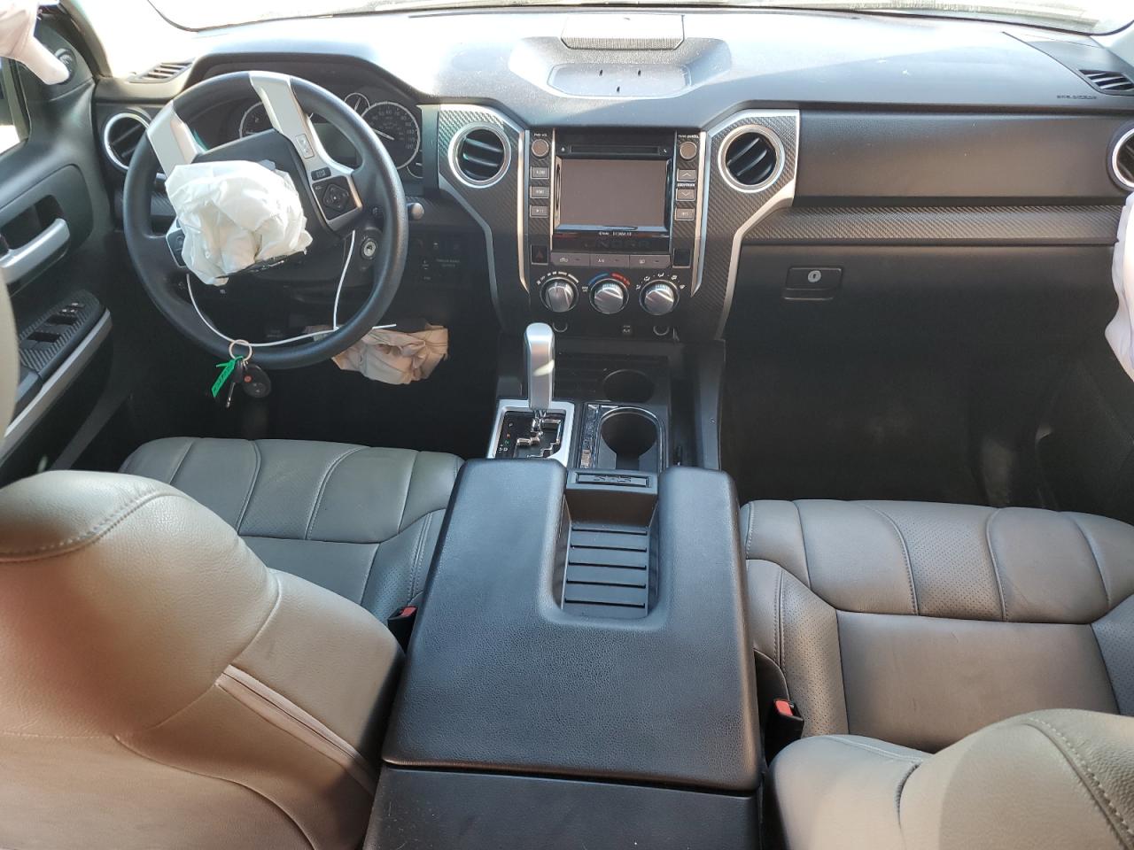 5TFEW5F10GX209385 2016 Toyota Tundra Crewmax Sr5