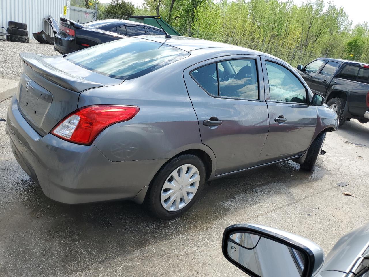 2019 Nissan Versa S vin: 3N1CN7AP3KL819922