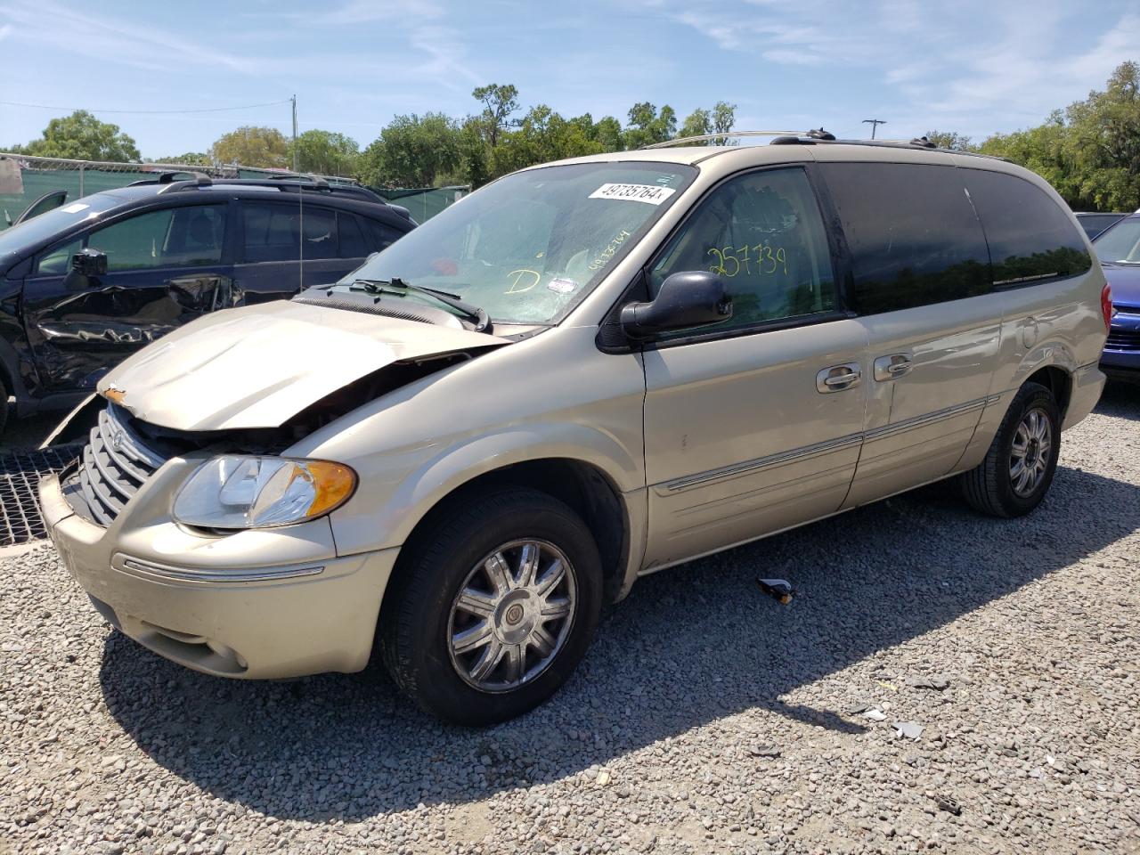 2C8GP64L85R562807 2005 Chrysler Town & Country Limited