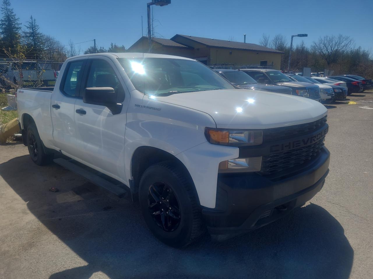 2019 Chevrolet Silverado K1500 vin: 1GCRYAEHXKZ290332