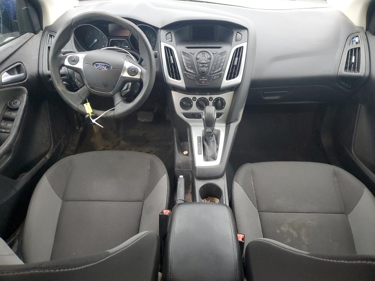 1FAHP3F22CL365197 2012 Ford Focus Se